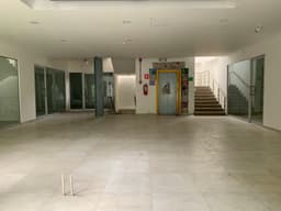 Santa Elena, locales comerciales en alquiler.