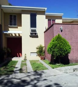 CASA MODERNA EN VILLA RESIDENCIAL EL CIPRES