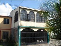 Vendo Casa en Residencial Villa Olímpica 2, contiguo a Residencial La Gloria.