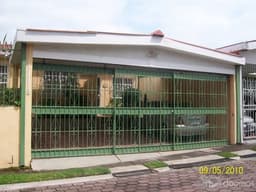 VENDO CASA GRANDE DE ESQUINA