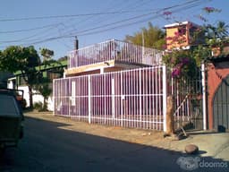 !!!!GANGA...VENDO CASA BONITA Y BARATA!