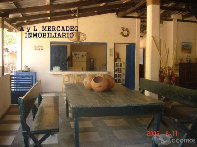 CASA DE PLAYA EN VENTA EN BARRA DE SANTIAGO — foto 1