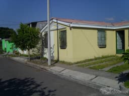 Vendo Casa como nueva a entrada de colonia precio negociable