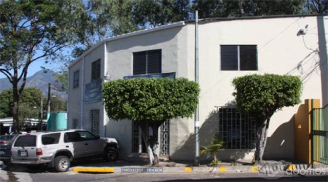 Vendo Edificio de Cuatro Locales en Antiguo Cuscatlán — foto 1
