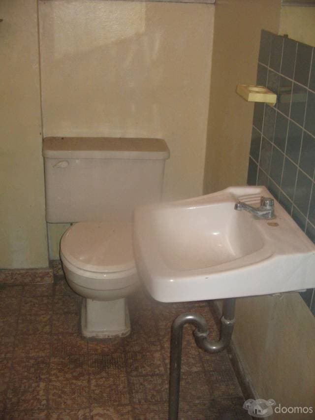 SE VENDE EDIFICIO DE DOS NIVELES EN ZONA MEDICA — foto 5