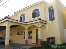 Se vende Casa en Residencial Quintas de Gratamira