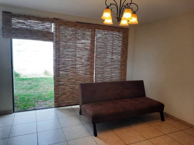 ALQUILER DE VIVIENDA SEMIAMUEBLADA — foto 2