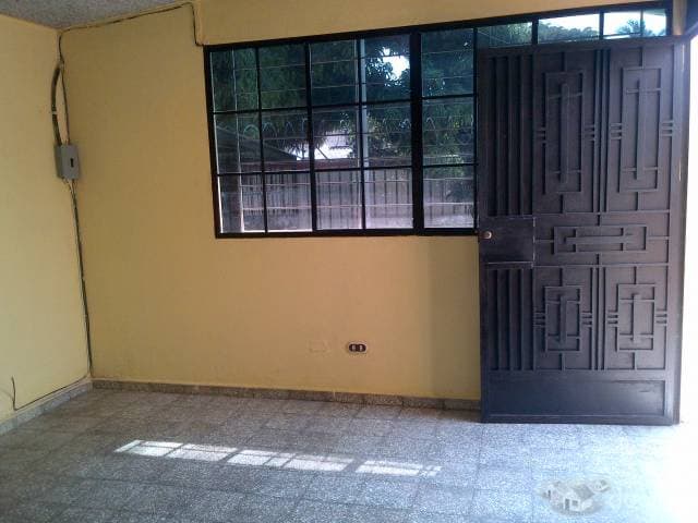 Vendo casa grande, remodelada bonita. — foto 2