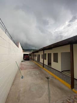 Vendo o alquilo casa comercial en santa tecla