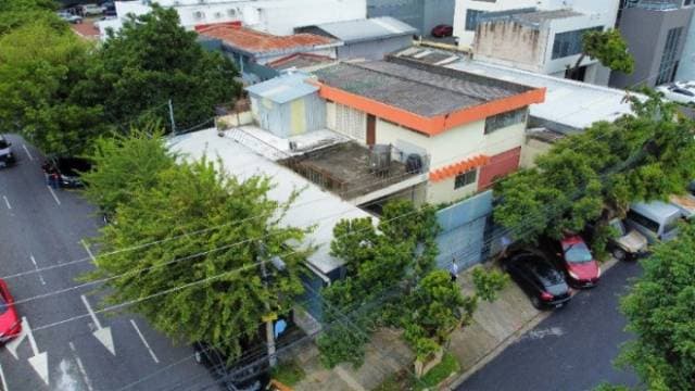 Casa comercial en colonia escalón