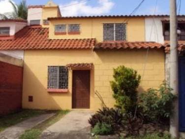 Linda casa Colonia Escalón San Salvador