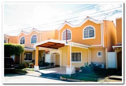 Se Vende Hermosa Casa Completamente Amueblada con Maquinas de Lavar/Secar Piscina, Cancha de Tennis/Basketball 24hr Seguridad
