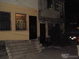 apartamento a la orilla de la autopista de oro